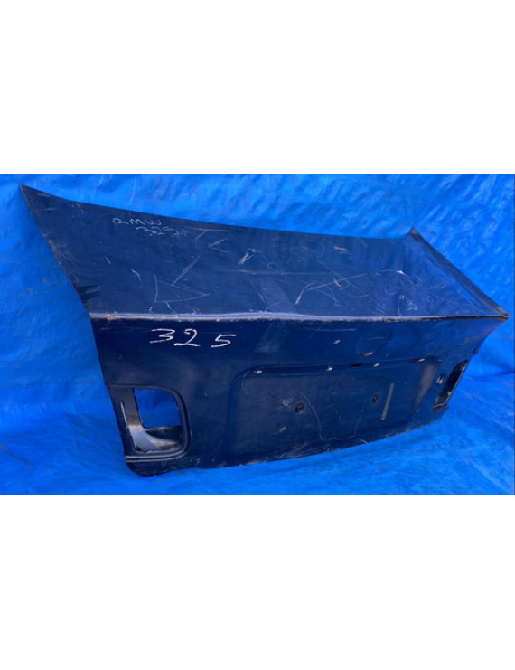 Tampa Traseira Sedan Bmw 325i 1999 A 2005 / Detalhe Preto