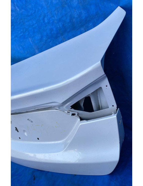 Tampa Traseira Ford Fusion 2013 A 2018 / Detalhe Prateado