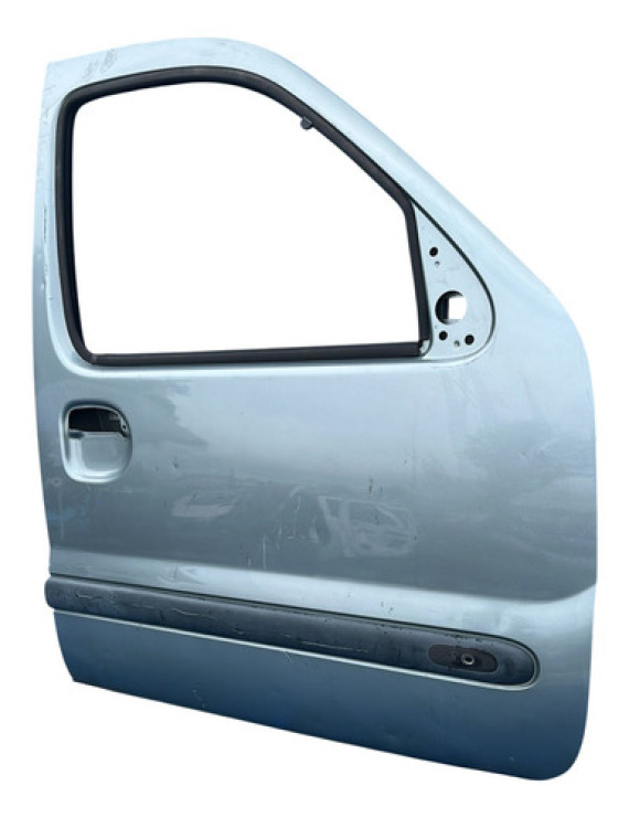 Porta Dianteira Direita Renault Kangoo 2005 A 2012 Detalhe Dianteira Direita Prateado