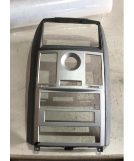 Moldura Console Central Town & Country 2008 - 2010 Prata/preto Moldura Console Central Town & Country 2008 - 2010 Prata/preto