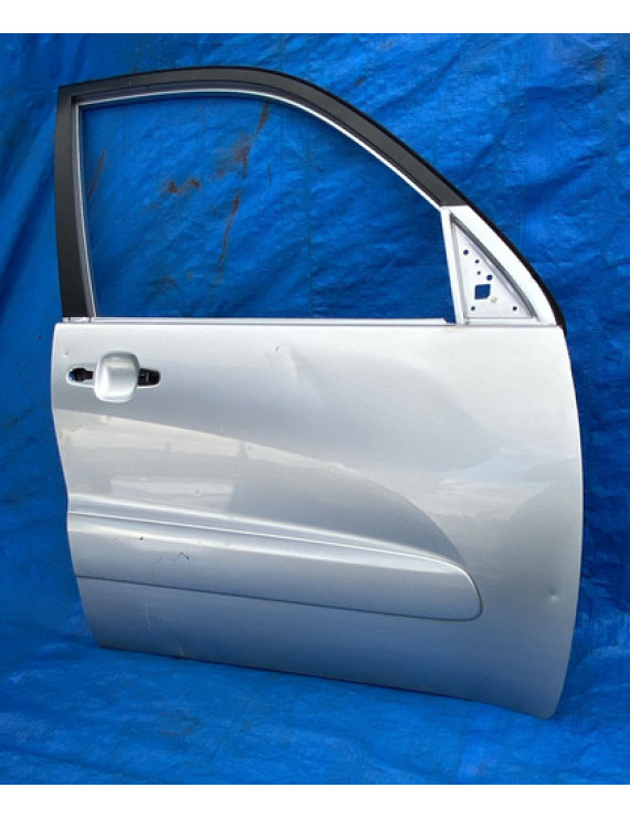 Porta Dianteira Direita Rav4 2000 Á 2005 / Detalhes Dianteira Direita Prateado
