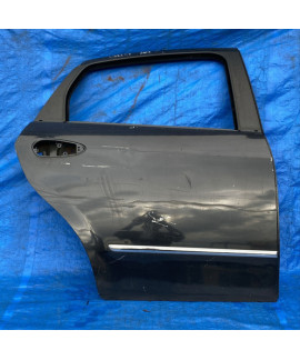 Porta Traseira Direita Fiat Linea 2009 A 2016 / Detalhe Traseira Direita Preto