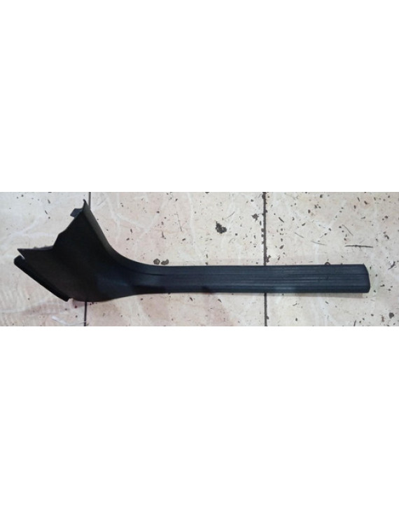 Soleira Dianteira Direita A200 Gla200 2014-2018 A2466800206 Preto