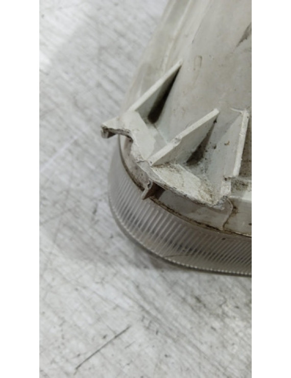 Farol Direito Suzuki Grand Vitara 1999 - 2005 / Detalhe Direito