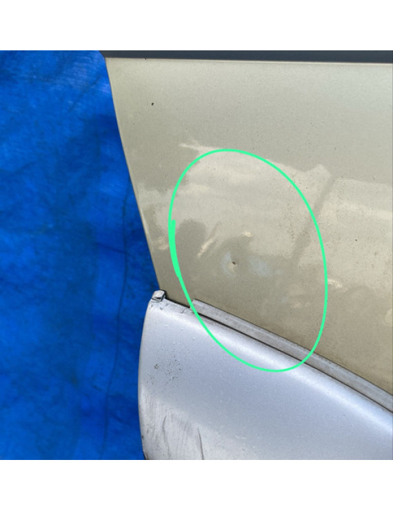 Porta Traseira Direita Daihatsu Terius 2001 A 2005 / Detalhe Traseira Direita Prateado