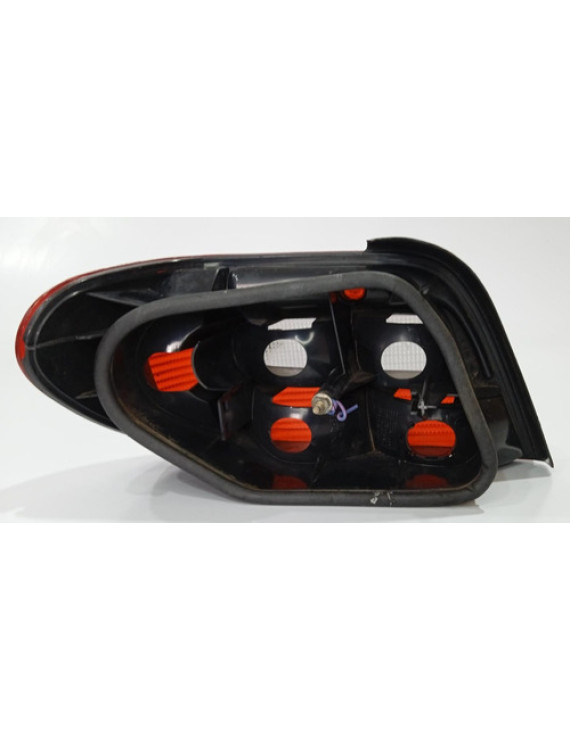Lanterna Direita Citroen Xsara 1997 - 2005 Detalhe Direito/passageiro Vermelho
