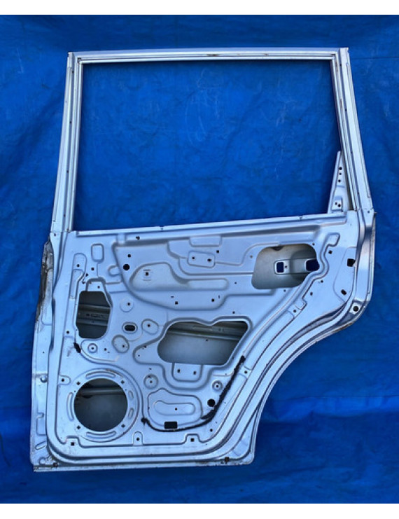 Porta Traseira Direita Ssangyong Rexton 2008 A 2012 Traseira Direita Prateado