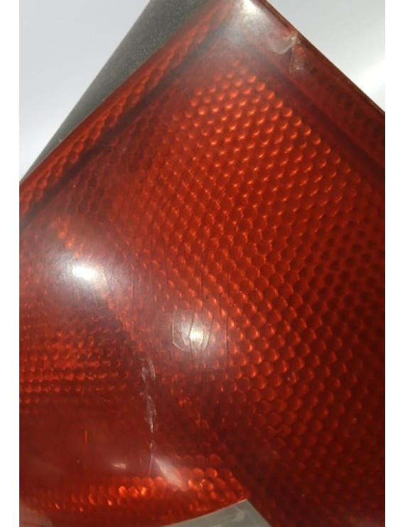 Lanterna Direita Audi A3 2002 2003 2004 2005 / Detalhe Direito/passageiro Vermelho E Transparente