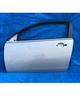 Porta Dianteira Esquerda Volvo C30 2007 Á 2013 Detalhe Dianteira Esquerdo Prateado Porta Dianteira Esquerda Volvo C30 2007 Á 2013 Detalhe Dianteira Esquerdo Prateado