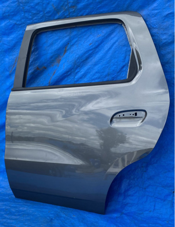 Porta Traseira Esquerda Chevrolet Spin 2012 A 2020 / Detalhe Traseira Esquerda Preto