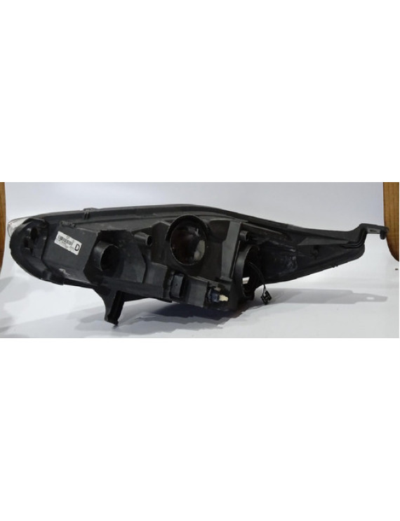 Farol Direito Ford Fiesta 2013 - 2019 / Detalhe Direito