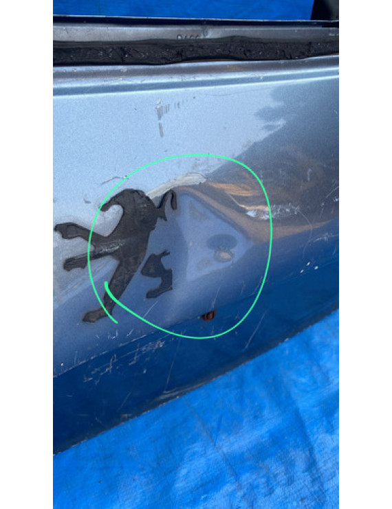 Tampa Traseira Peugeot 206 1999 A 2012 / Detalhe Azul