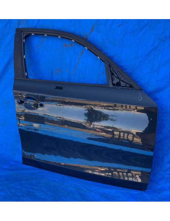 Porta Dianteira Direita Bmw 118i 120i 2006 A 2012 Detalhe Dianteira Direita Preto