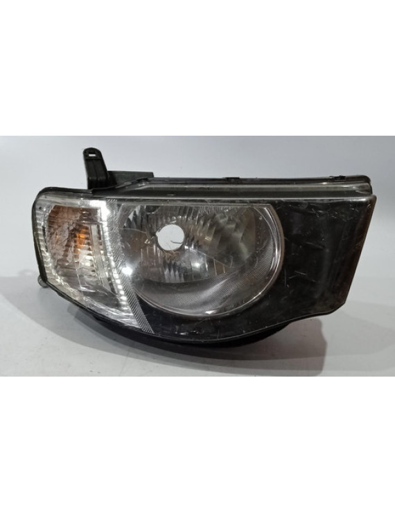 Farol Direito Foco Simples L200 2008 - 2015 / Detalhe Direito