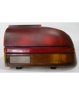 Lanterna Direita Saturn Sl 1991 1992 1993 1994 1995 Direito/passageiro Vermelho
