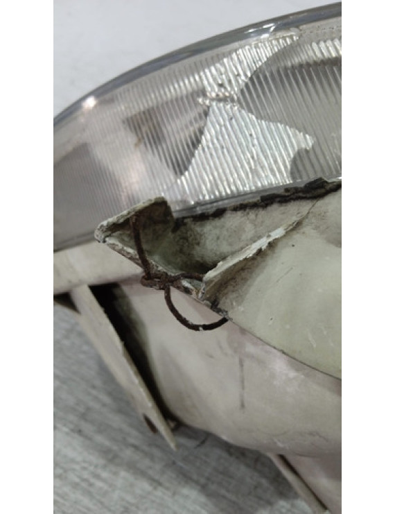 Farol Direito Corolla Fielder 2003 - 2008 / Detalhe Direito