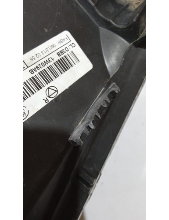 Farol Direito Ford Fiesta 2013 - 2019 / Detalhe Direito