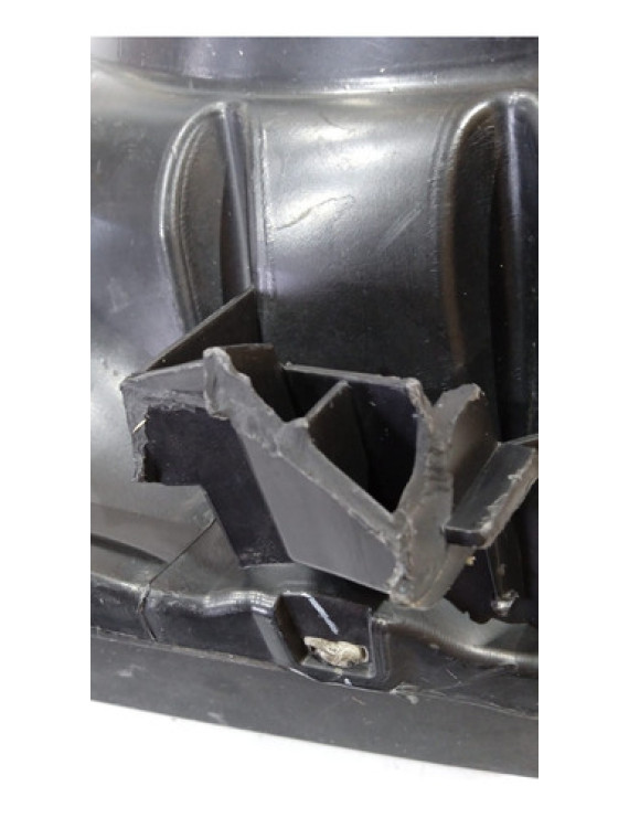 Farol Direito Foco Simples L200 2008 - 2015 / Detalhe Direito