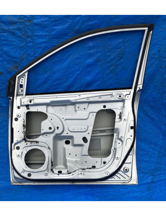 Porta Dianteira Direita Ssangyong Korando 2011 A 2014 Dianteira Direita Prateado