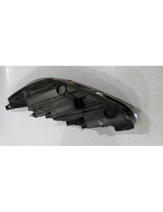 Farol Direito Ford Fiesta 2013 - 2019 / Detalhe Direito