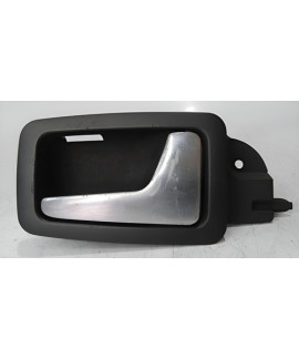 Maçaneta Interna Dianteira Direita Audi A8 1998 1999 2000 Preto Dianteira Maçaneta Interna Dianteira Direita Audi A8 1998 1999 2000 Preto Dianteira
