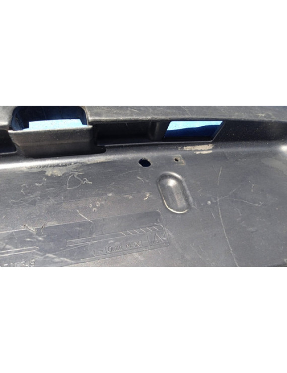 Moldura Placa Traseira Renault Megane 1995 - 1999 / Detalhe Preto