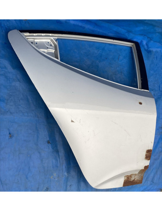 Porta Traseira Direita Veloster 2011 A 2018 / Recuperada Traseira Direita Prateado