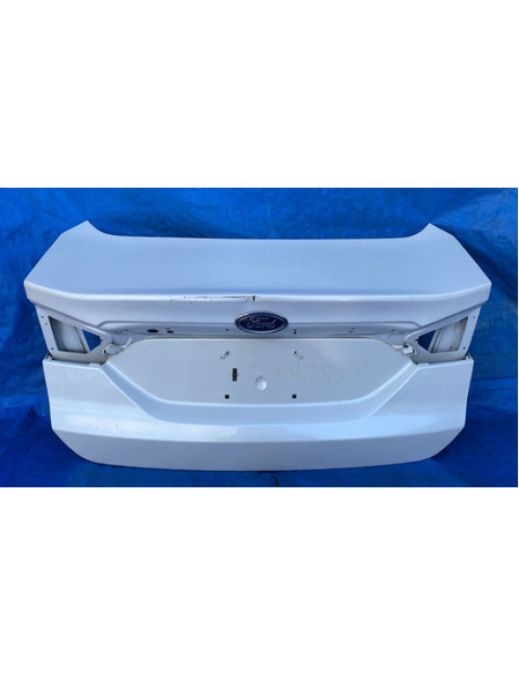 Tampa Traseira Ford Fusion 2013 A 2018 / Detalhe Prateado