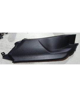 Moldura Lateral Esquerdo Banco Traseiro Lancer 2014 Preto