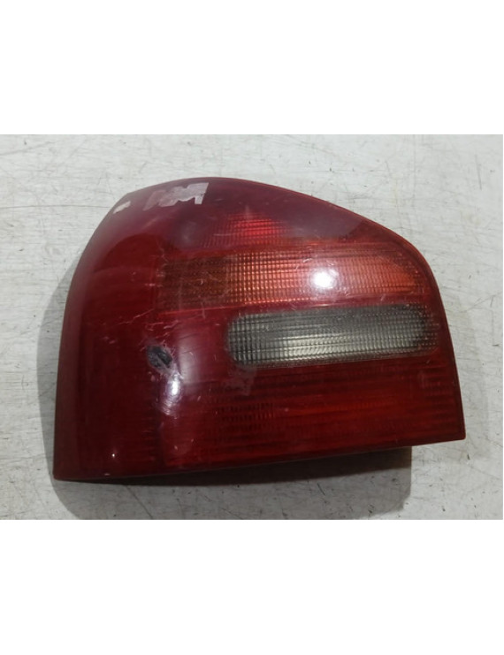 Lanterna Esquerda Audi A3 1996 1997 1998 1999    Esquerdo Vermelho
