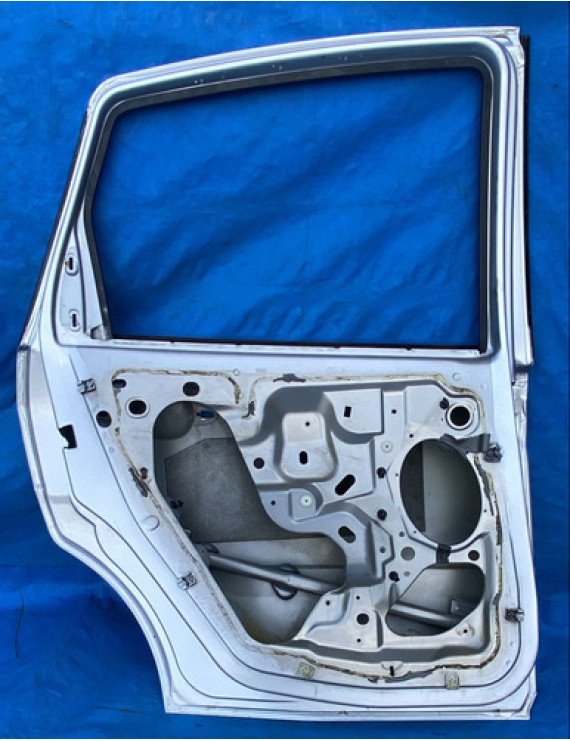 Porta Traseira Esquerda Focus Sedan 2000 A 2006 Traseira Direita Prateado