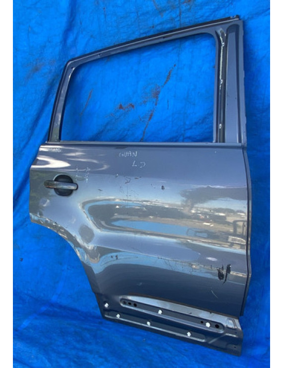 Porta Traseira Direita Vw Tiguan 2010 A 2014 Detalhe Traseira Direita Preto