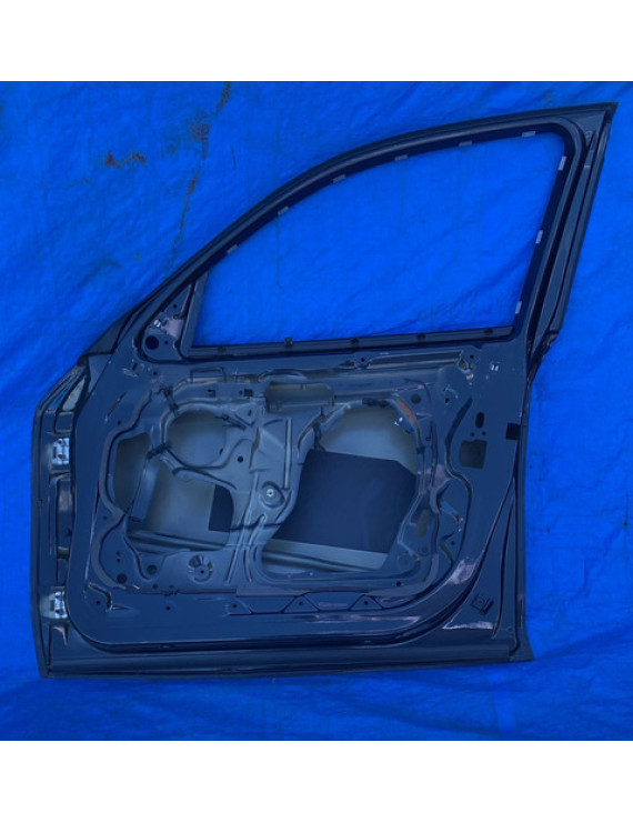 Porta Dianteira Direita Bmw 118i 120i 2006 A 2012 Detalhe Dianteira Direita Preto
