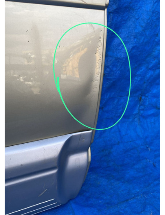 Porta Traseira Direita Daihatsu Terius 2001 A 2005 / Detalhe Traseira Direita Prateado