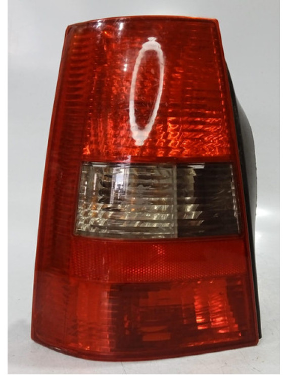 Lanterna Esquerda Parati 2003 2004 2005 Esquerdo/motorista Vermelho