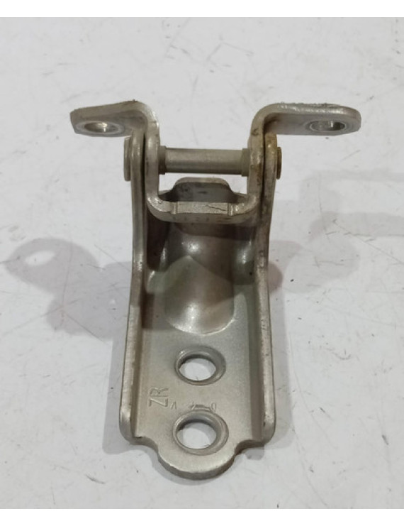 Dobradiça Inferior Traseira Direita Subaru Forester 2010   