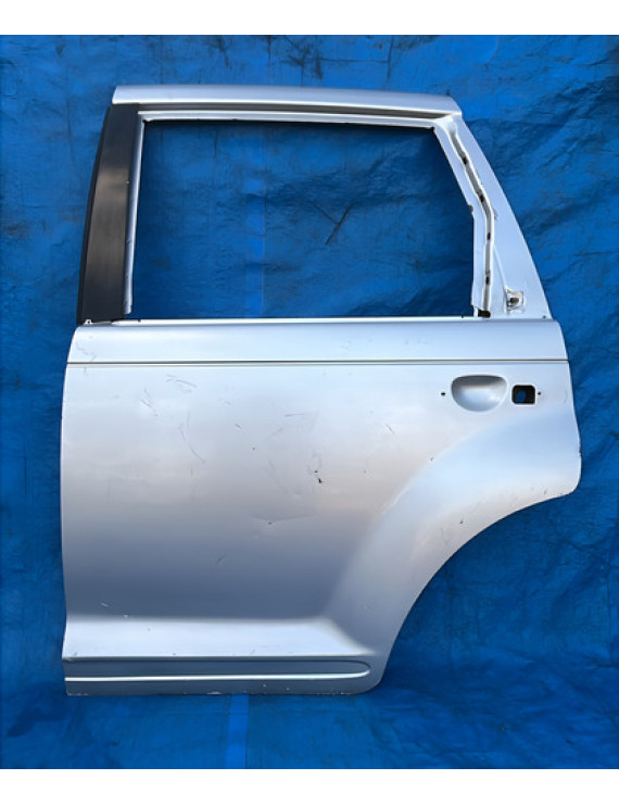 Porta Traseira Esquerda Pt Cruiser 2001 A 2010 Detalhe Traseira Esquerdo Prateado