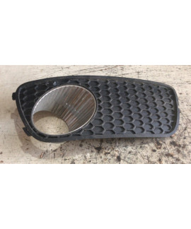 Moldura Farol De Milha Direito Fiat Palio 2004 - 2007 Preto Direito
