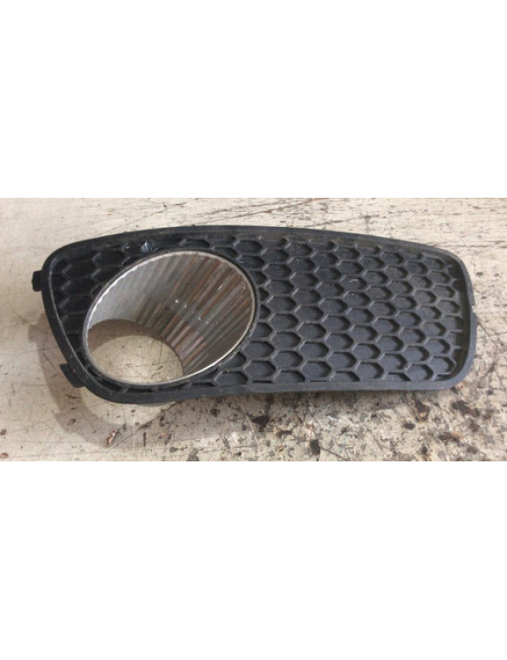 Moldura Farol De Milha Direito Fiat Palio 2004 - 2007 Preto Direito