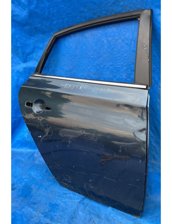 Porta Traseira Direita Sentra 2014 2015 2016 / Detalhe Traseira Direita Preto