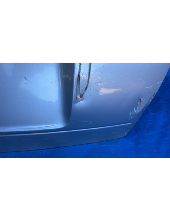 Tampa Traseira Audi A4 Sedan 1996 A 1999 / Detalhes Prateado
