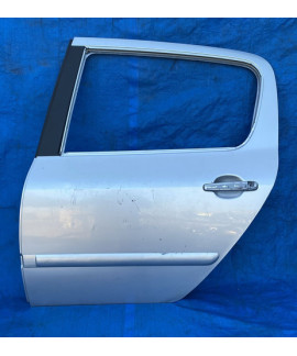 Porta Traseira Esquerda Peugeot 307 2002 A 2012 Detalhe Traseira Esquerdo Prateado