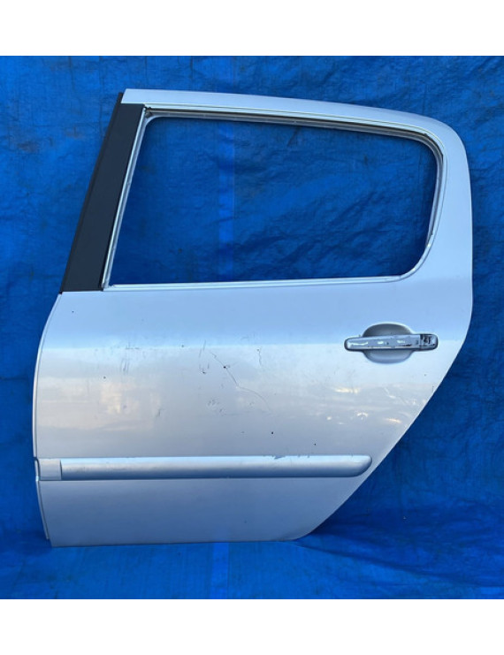 Porta Traseira Esquerda Peugeot 307 2002 A 2012 Detalhe Traseira Esquerdo Prateado