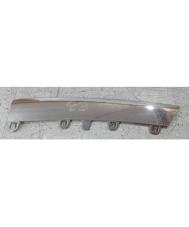 Friso Inferior Esquerdo Grade Dianteira Jetta 2009 2010 Prateado Friso Inferior Esquerdo Grade Dianteira Jetta 2009 2010 Prateado