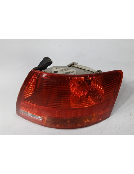 Lanterna Direita Audi A4 B7 2004 2005 2006 2007 Direito/passageiro Vermelho