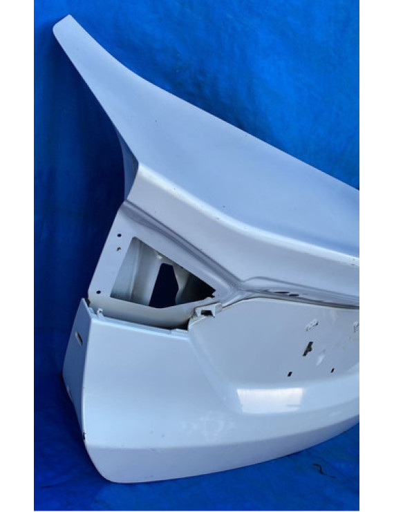 Tampa Traseira Ford Fusion 2013 A 2018 / Detalhe Prateado