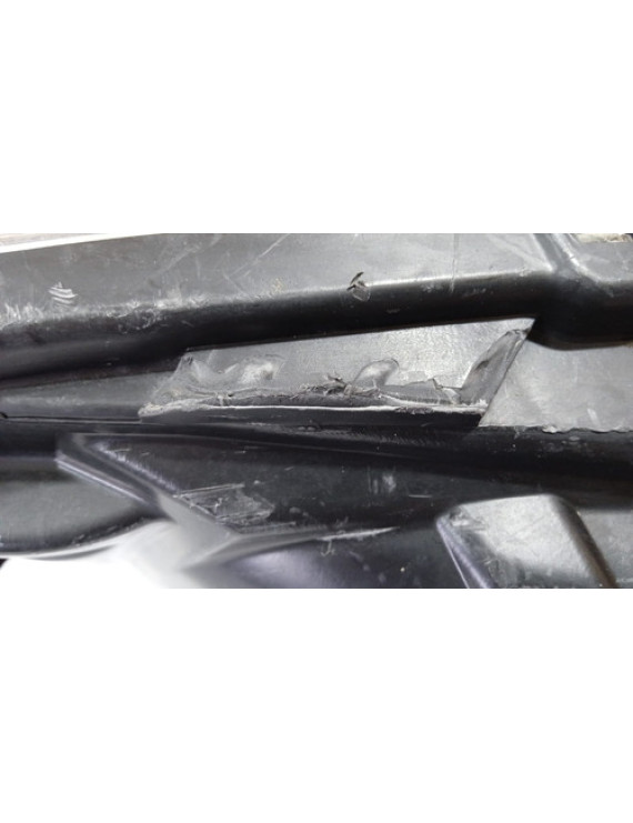 Farol Direito Foco Simples L200 2008 - 2015 / Detalhe Direito