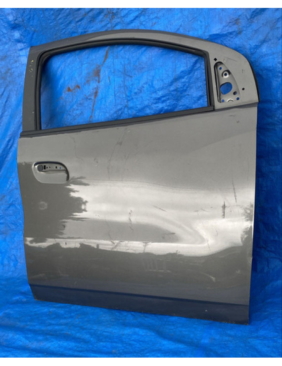 Porta Dianteira Direita Spin 2013 A 2020 / Detalhe Dianteira Direita Cinza