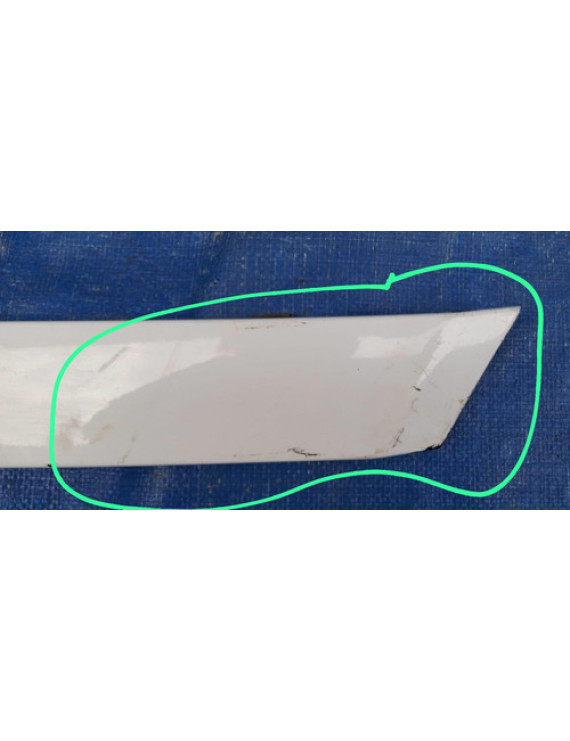 Acabamento Friso Grade Dianteira S10 2019 Detalhe Branco