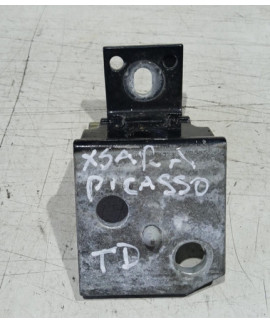 Dobradiça Porta Inferior Traseira Direita Picasso Xsara 2006 Dobradiça Porta Inferior Traseira Direita Picasso Xsara 2006